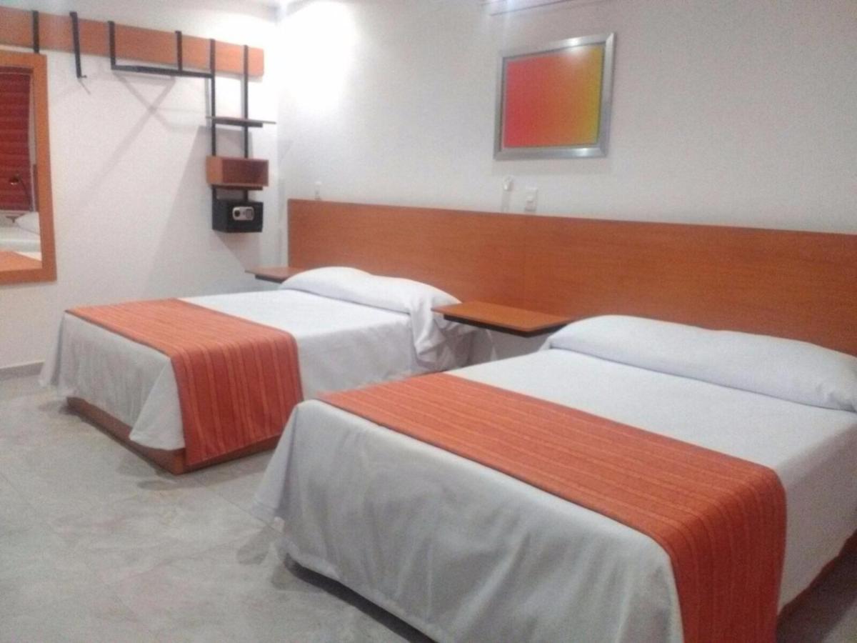 Hotel Mac7 アグアスカリエンテス エクステリア 写真